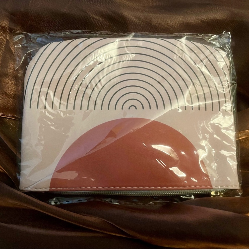 Sienna Mae makeup pouch. Brand new in plastic!